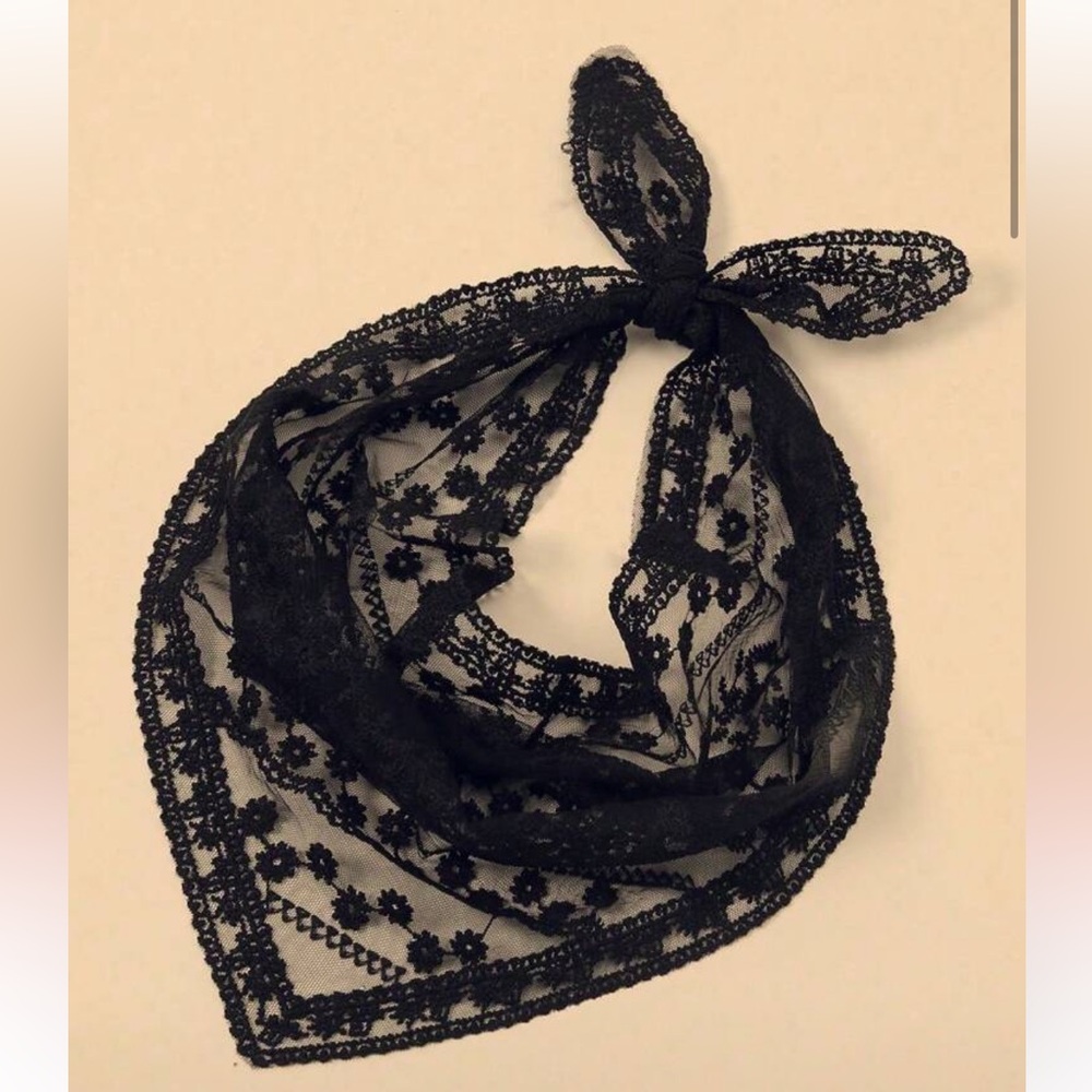 SHEIN Black Floral Lace Scarf